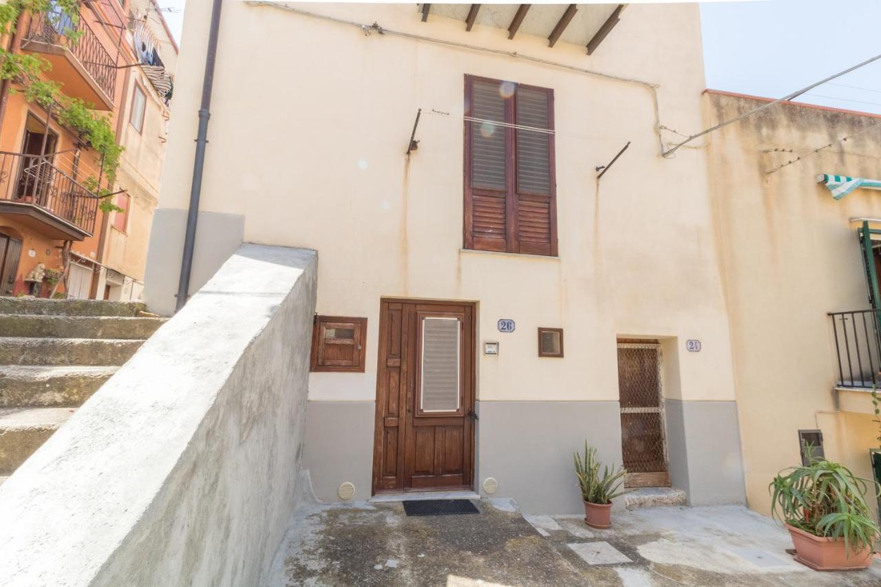 Domus Aurea Borgo House Apartment Cefalu Exterior photo